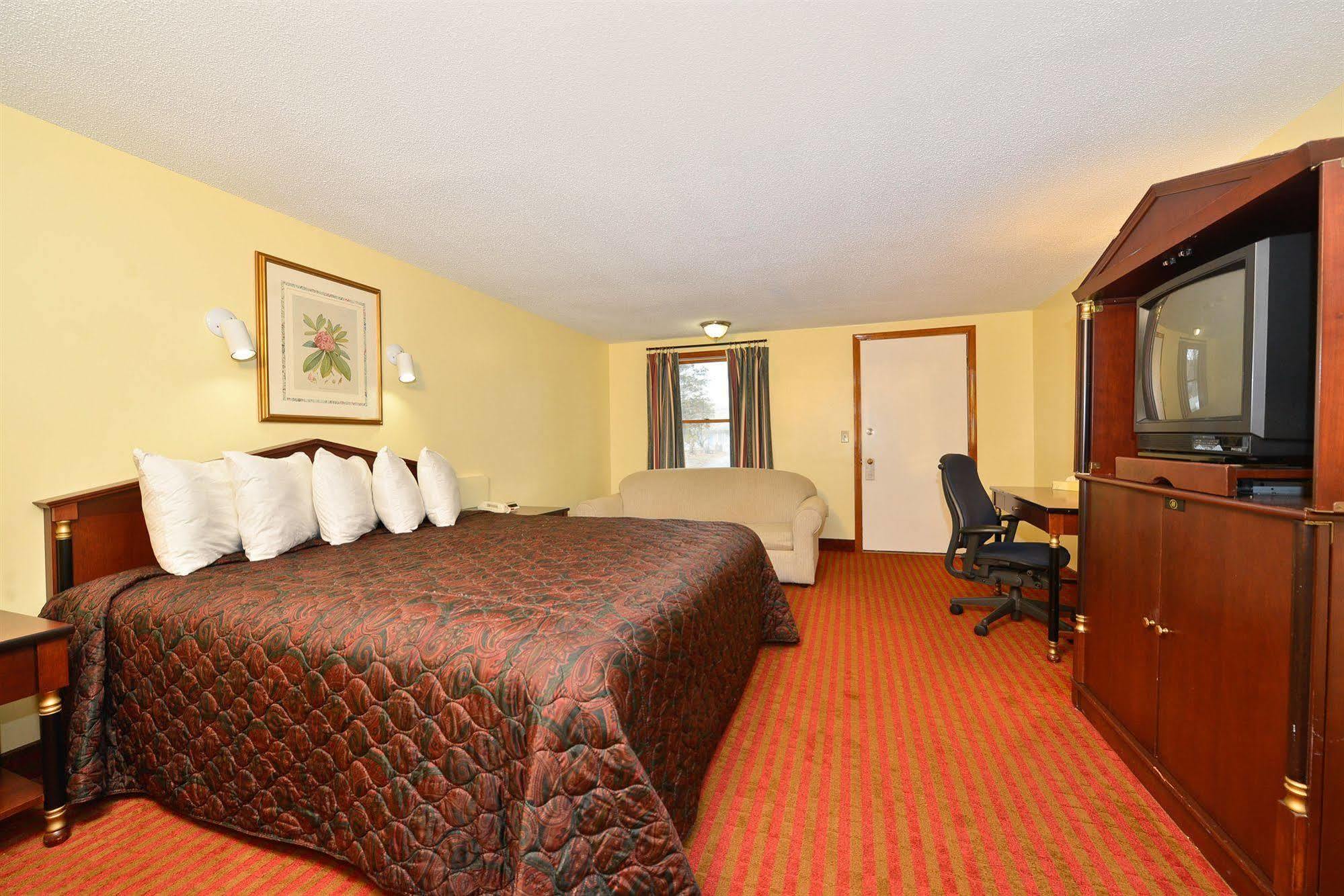 Captains Quarters Motel & Conference Center Истхем Экстерьер фото